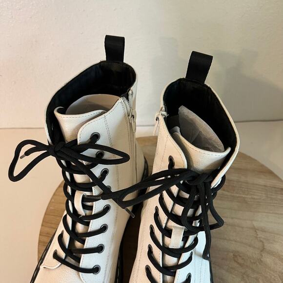 Unionbay White Vegan Leather Zipper Side Lace Up Combat Moto Boots Size 10 - Picture 10 of 12